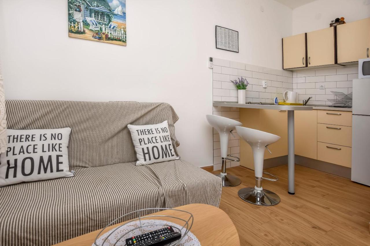 Apartments Matas Рогозница Екстериор снимка