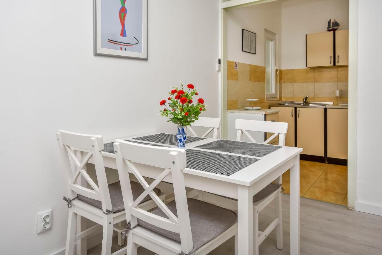 Apartments Matas Рогозница Екстериор снимка