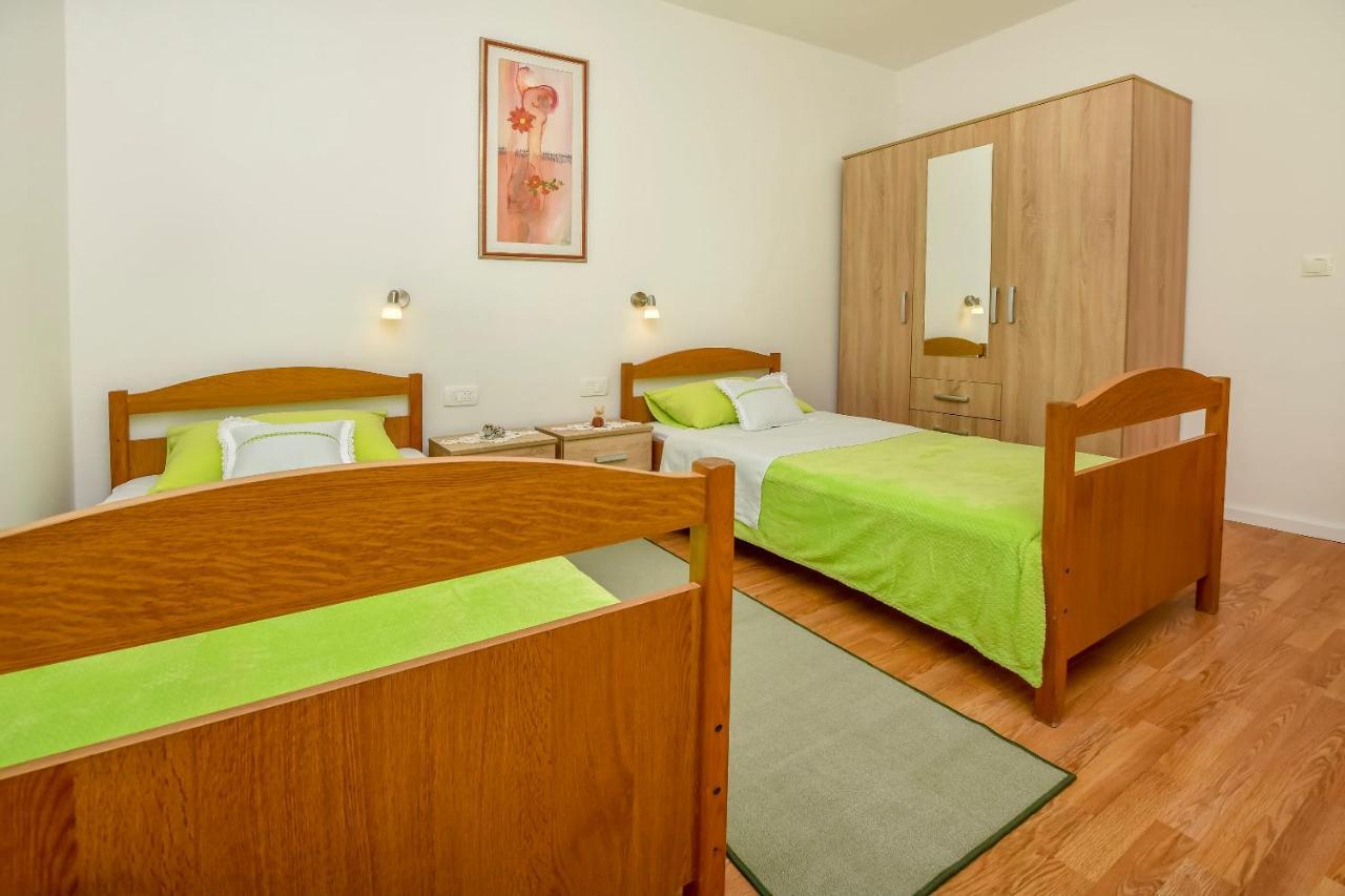 Apartments Matas Рогозница Екстериор снимка