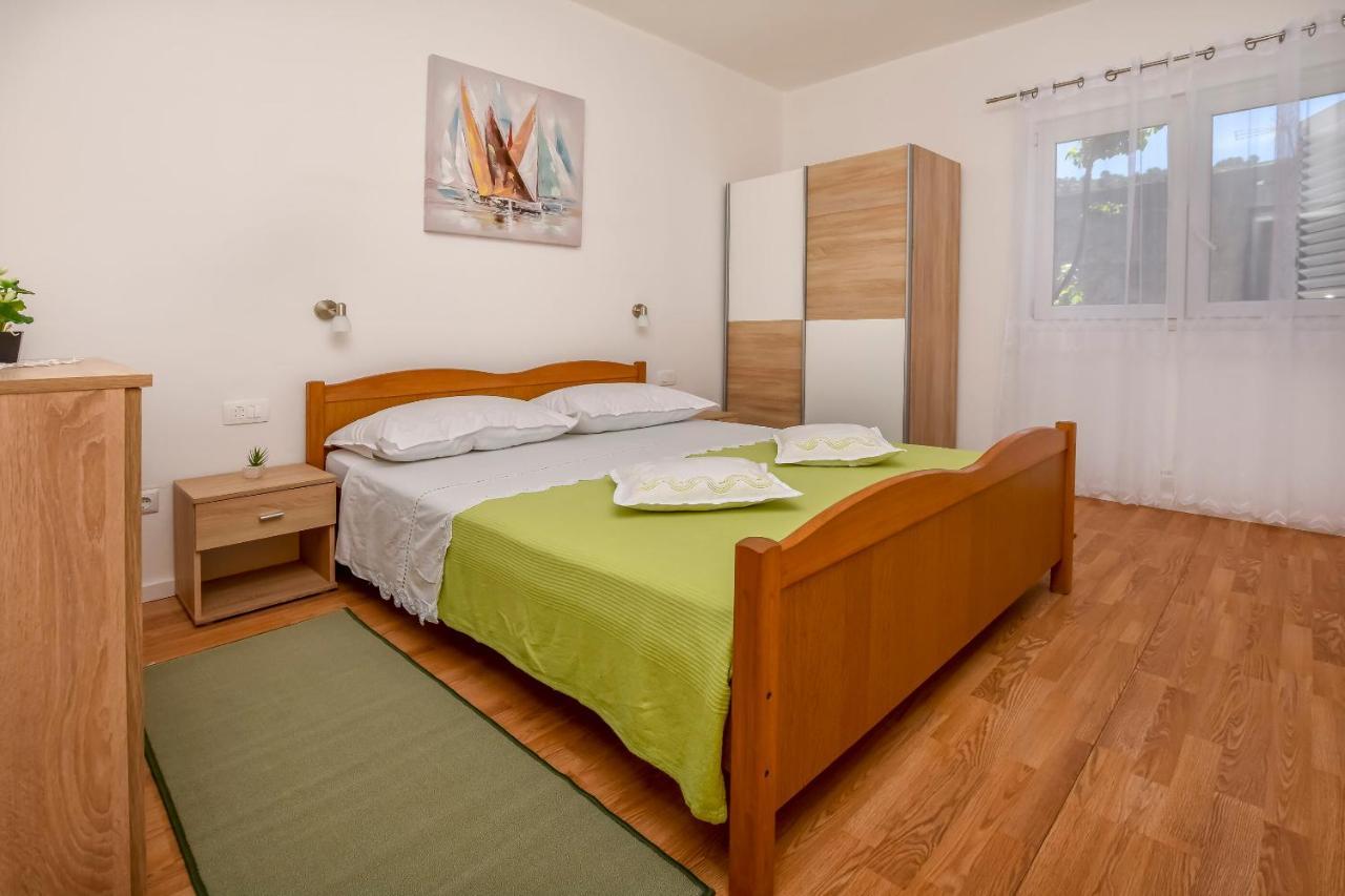 Apartments Matas Рогозница Екстериор снимка